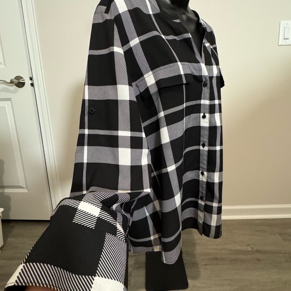 Women’s Black and White Plaid Button blouse  X-Large - Picture 5 of 6